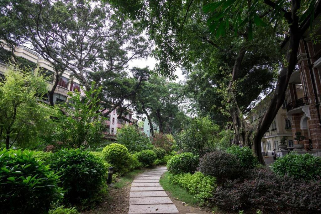 Lavande Hotel Guangzhou Shangxiajiu Pedestrian Street Hualin Temple Metro Station Екстер'єр фото