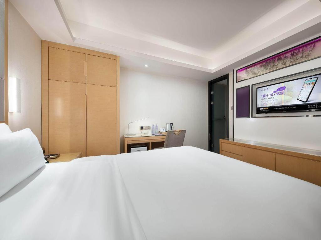 Lavande Hotel Guangzhou Shangxiajiu Pedestrian Street Hualin Temple Metro Station Екстер'єр фото